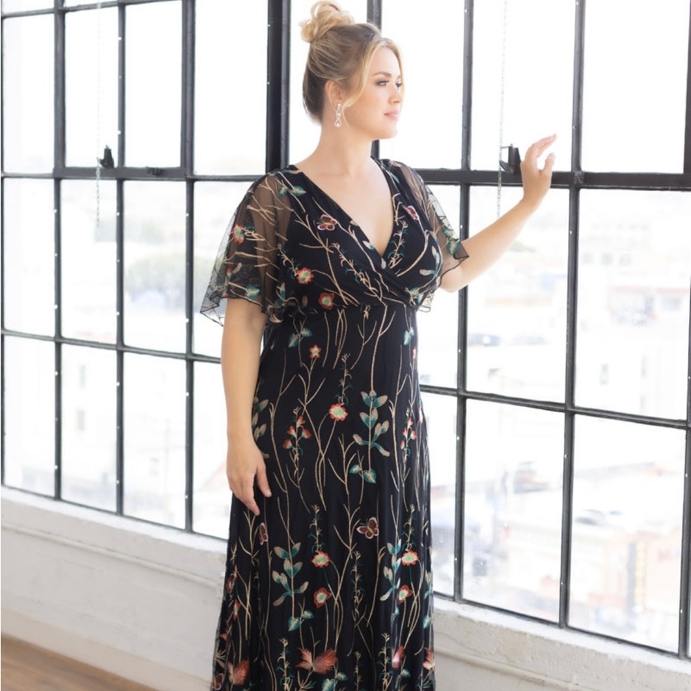 Kiyonna Embroidered Elegance Evening Gown 2X 18/20 Onyx